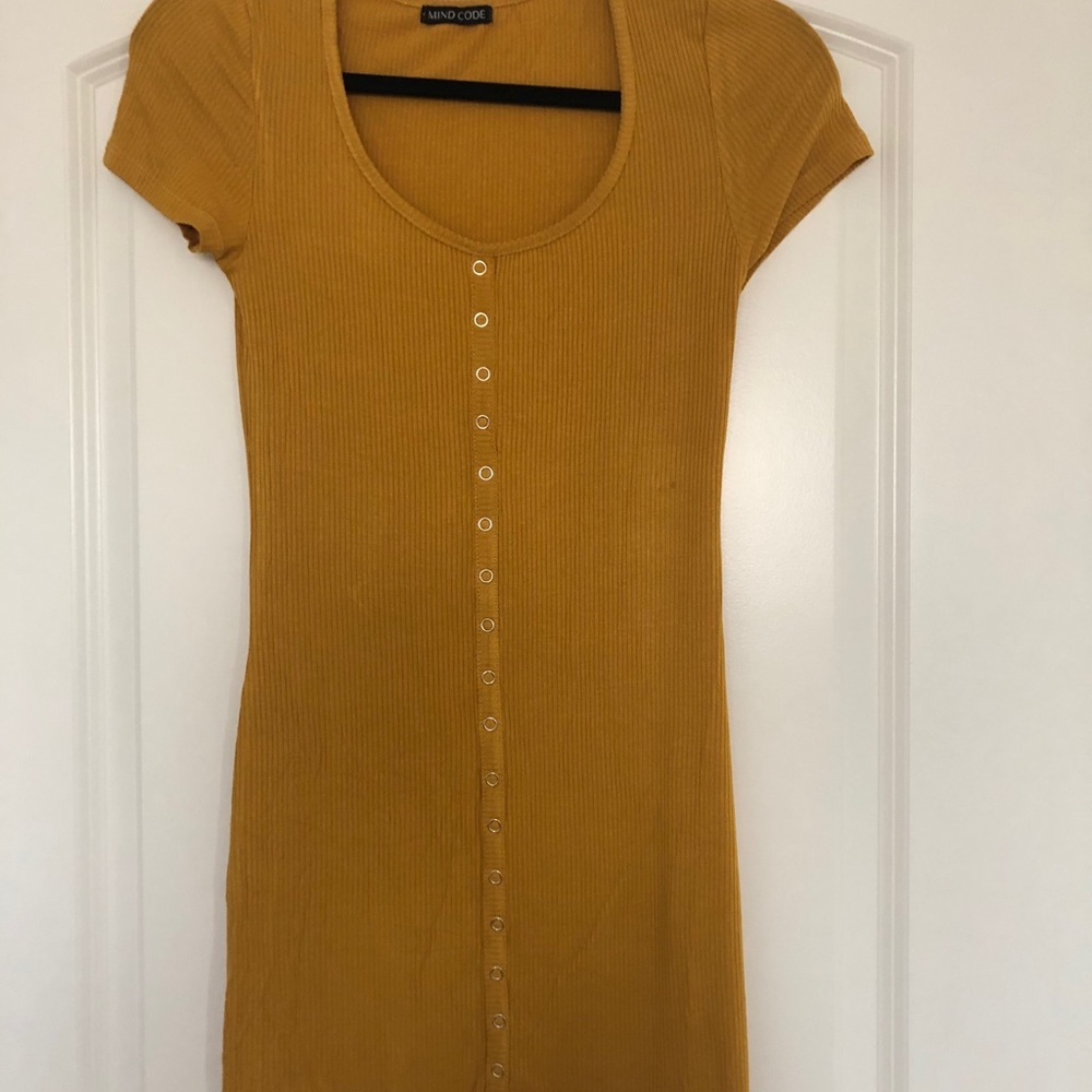 Dress - Picture 2 of 3